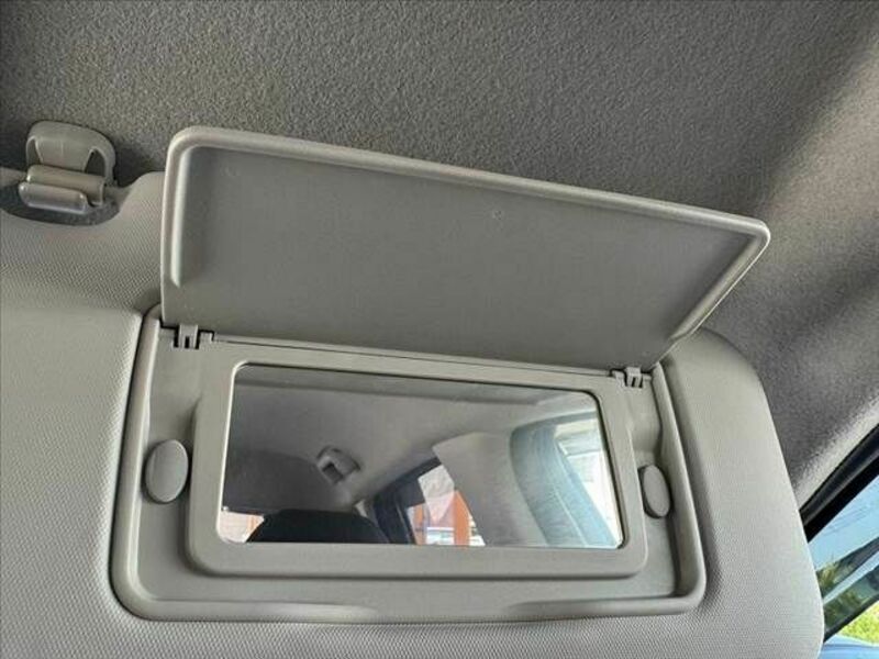 FIT HYBRID-29