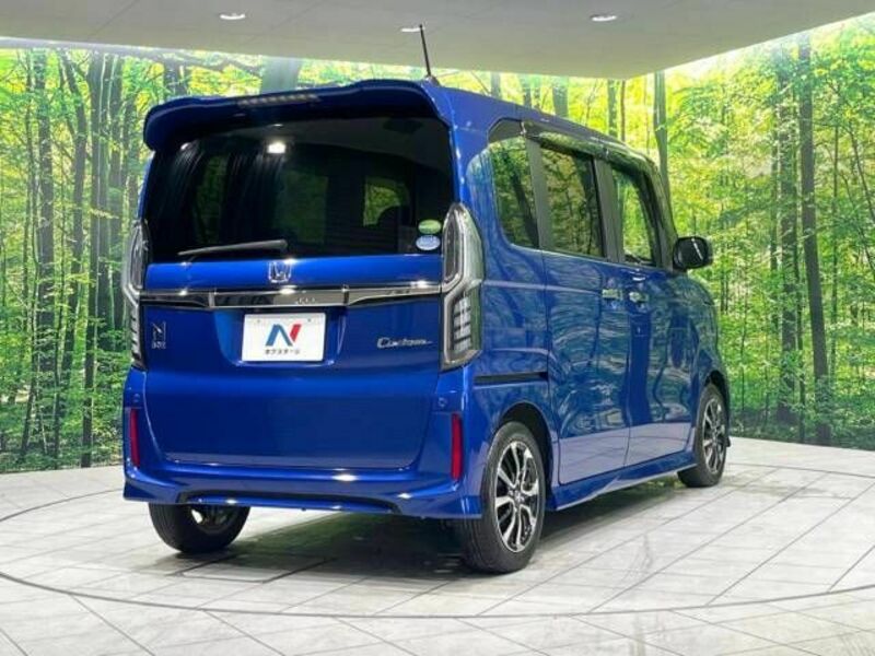 N BOX CUSTOM-16