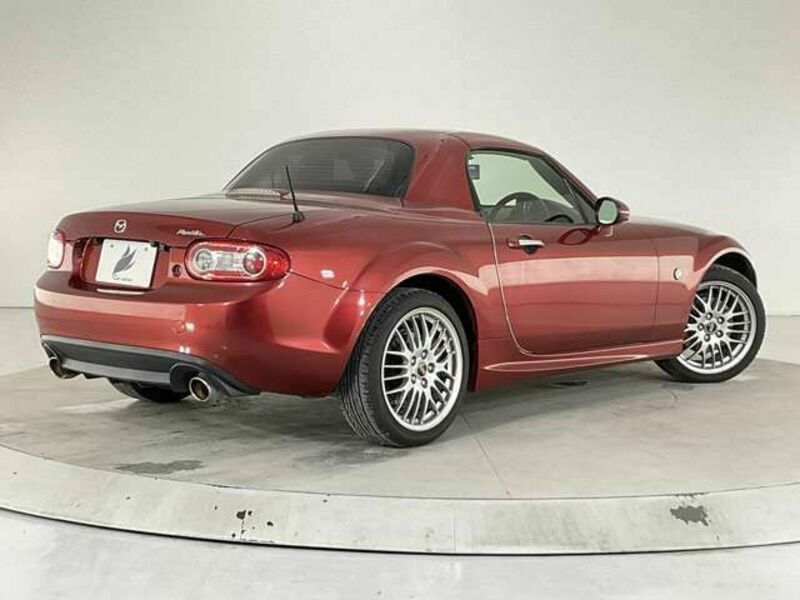 ROADSTER-1