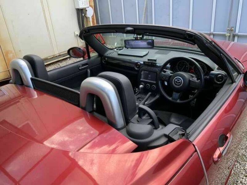 ROADSTER-8