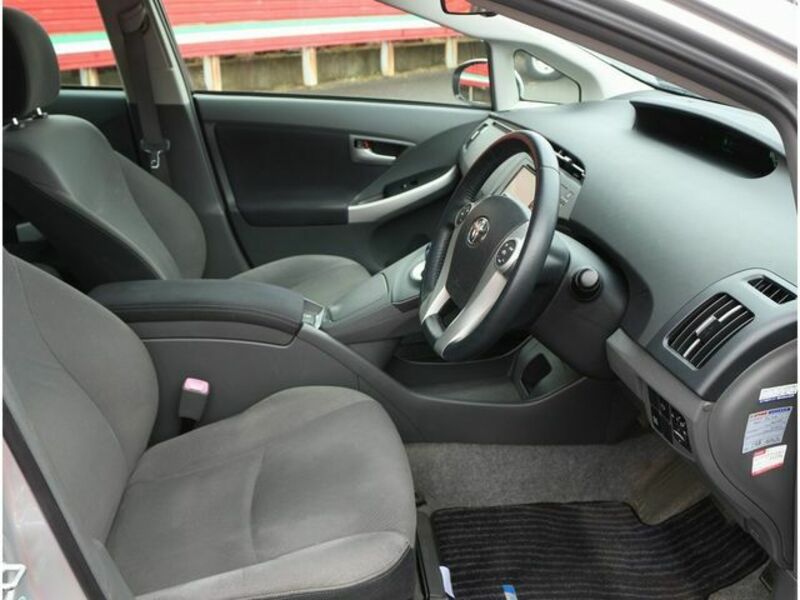 PRIUS-14