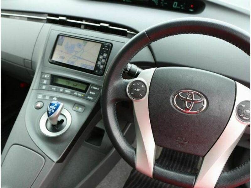 PRIUS-16