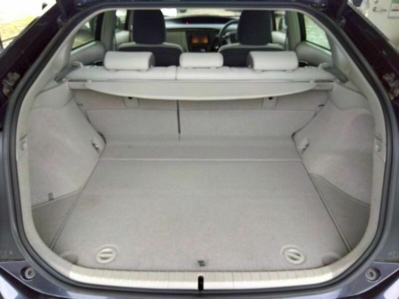 PRIUS-11