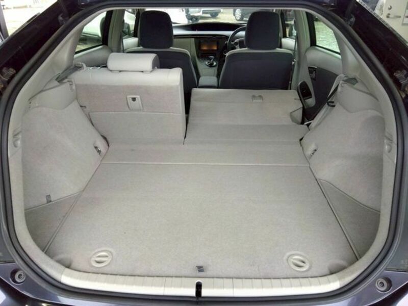 PRIUS-13