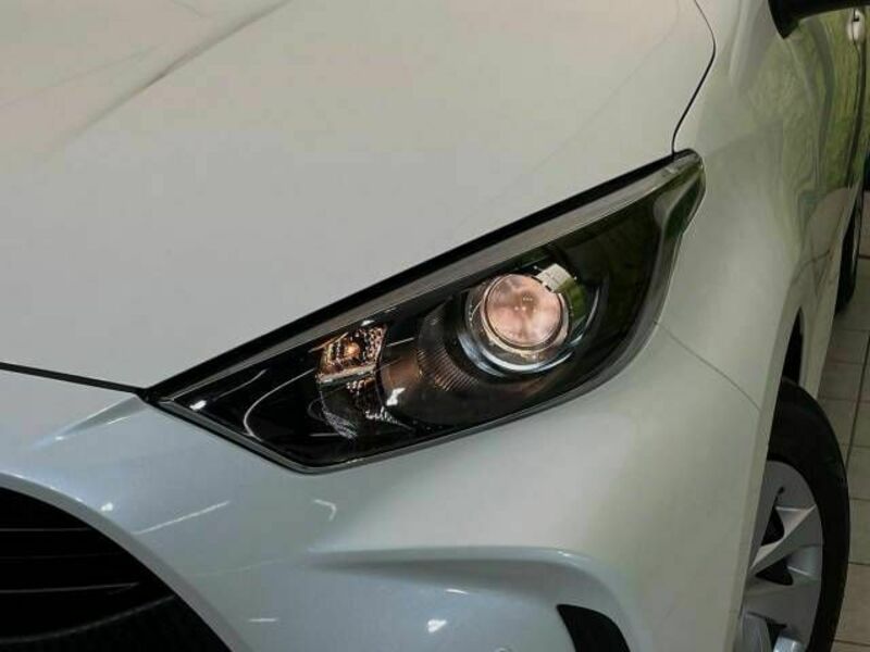YARIS-11