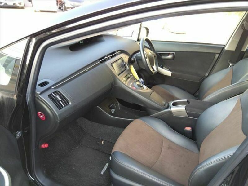 PRIUS-6