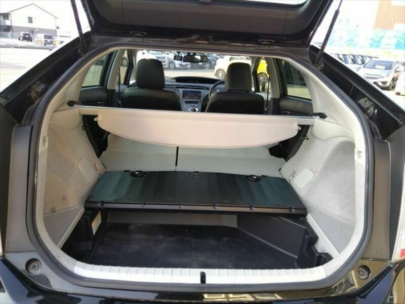 PRIUS-11
