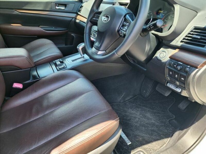 LEGACY OUTBACK-13