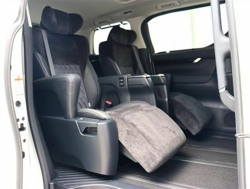 VELLFIRE-6