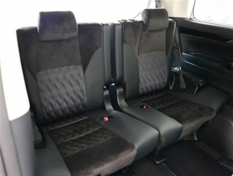 VELLFIRE-8