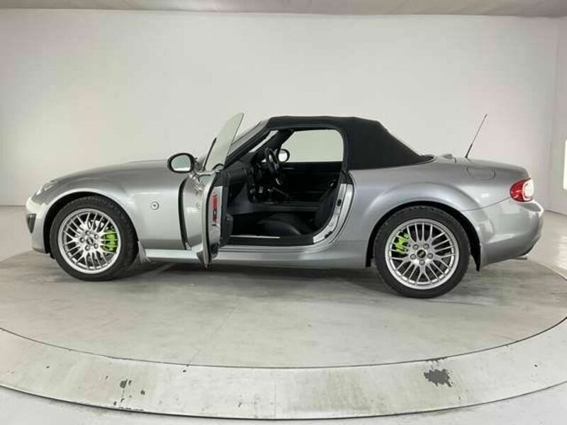 ROADSTER-5