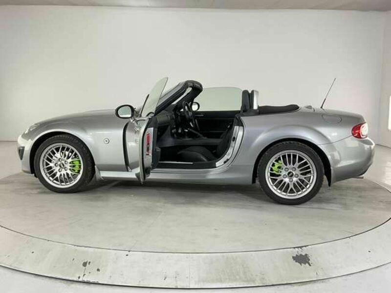 ROADSTER-6