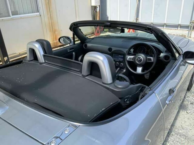 ROADSTER-8
