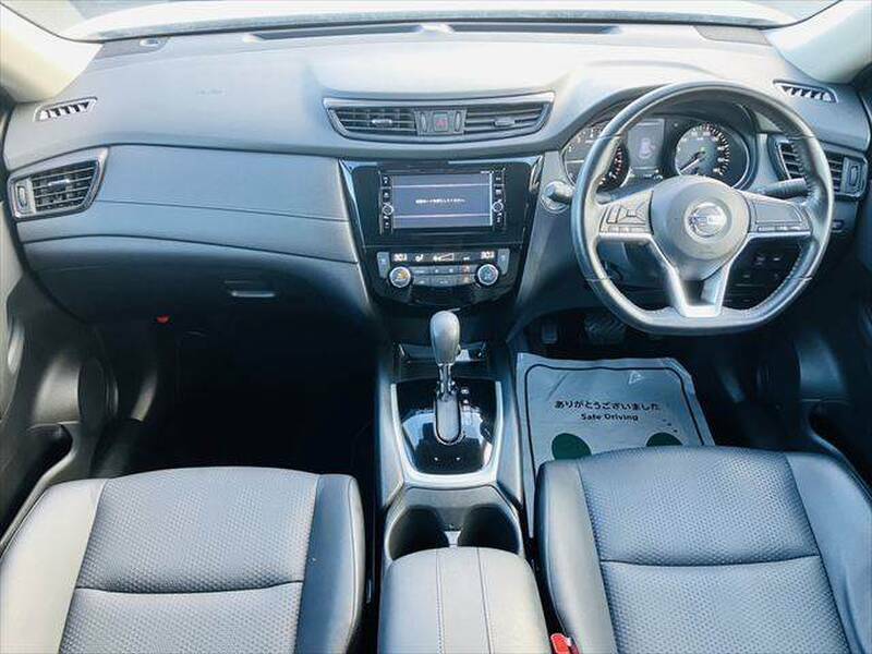 X-TRAIL-1