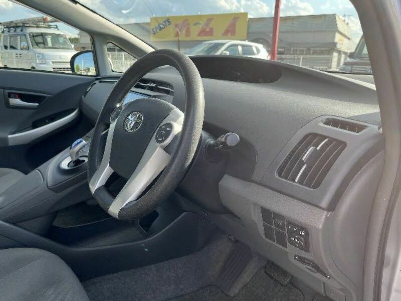 PRIUS-3
