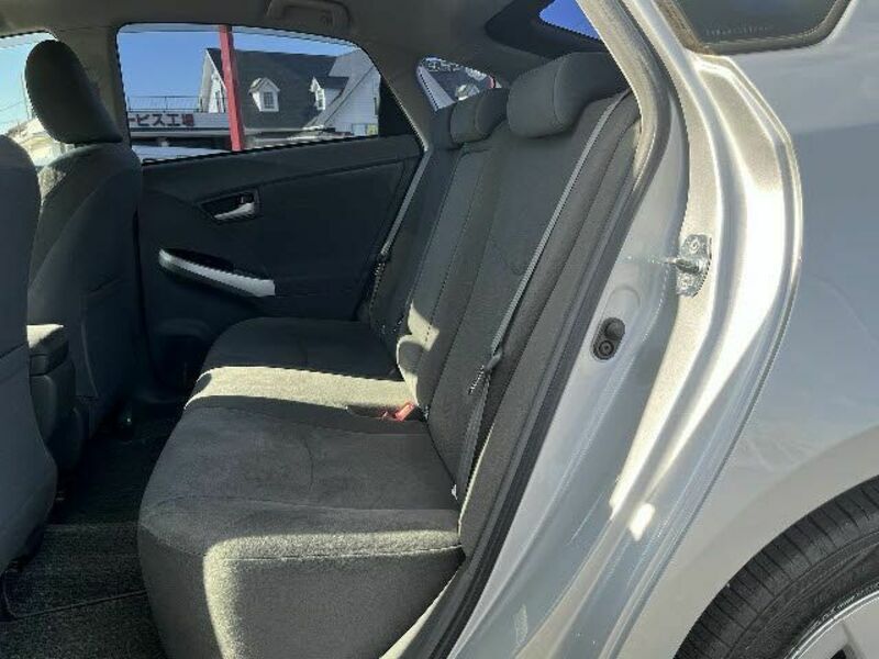 PRIUS-12