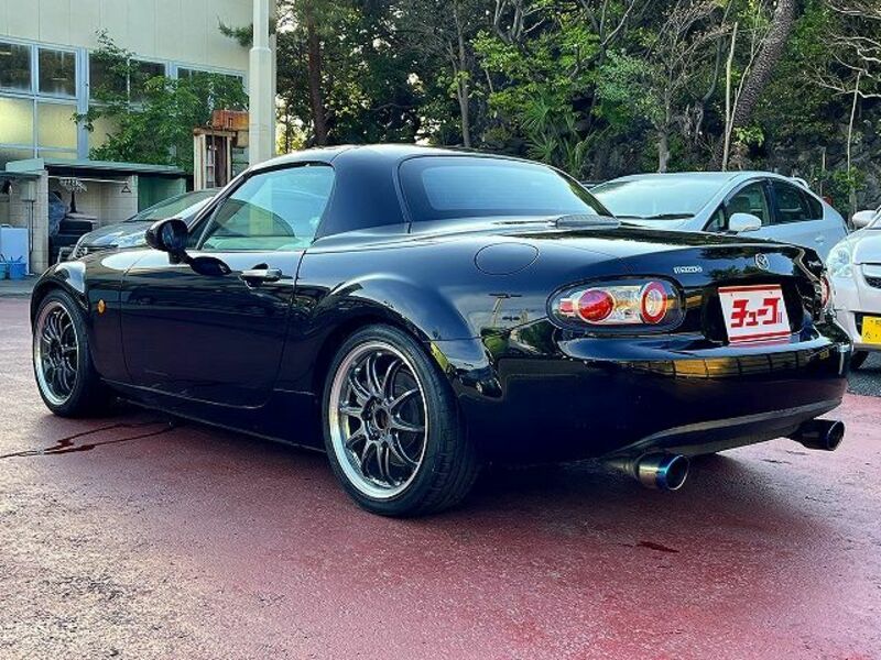 ROADSTER