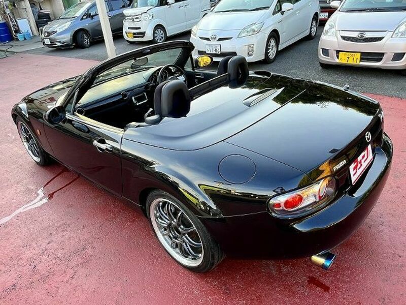 ROADSTER
