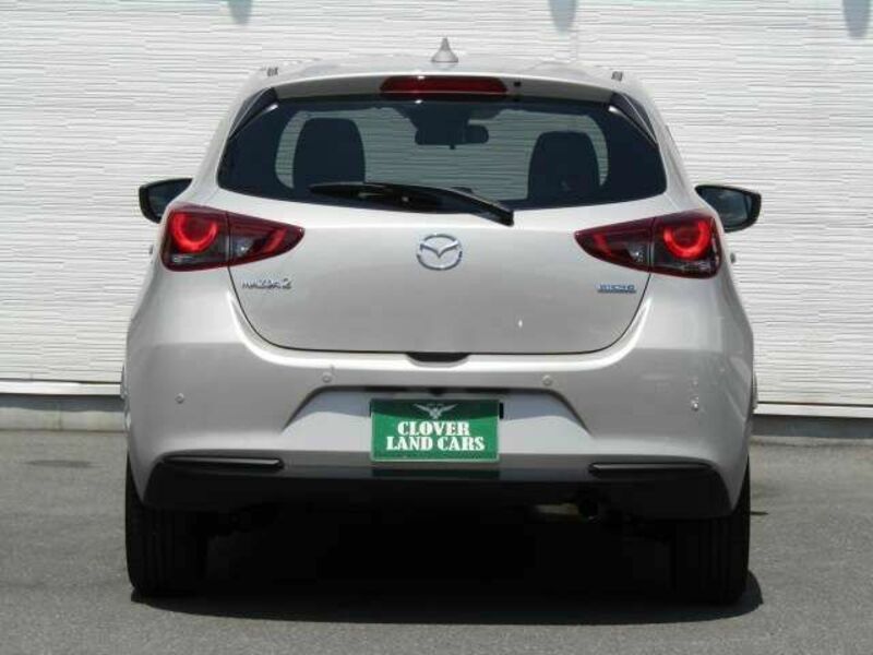 MAZDA2