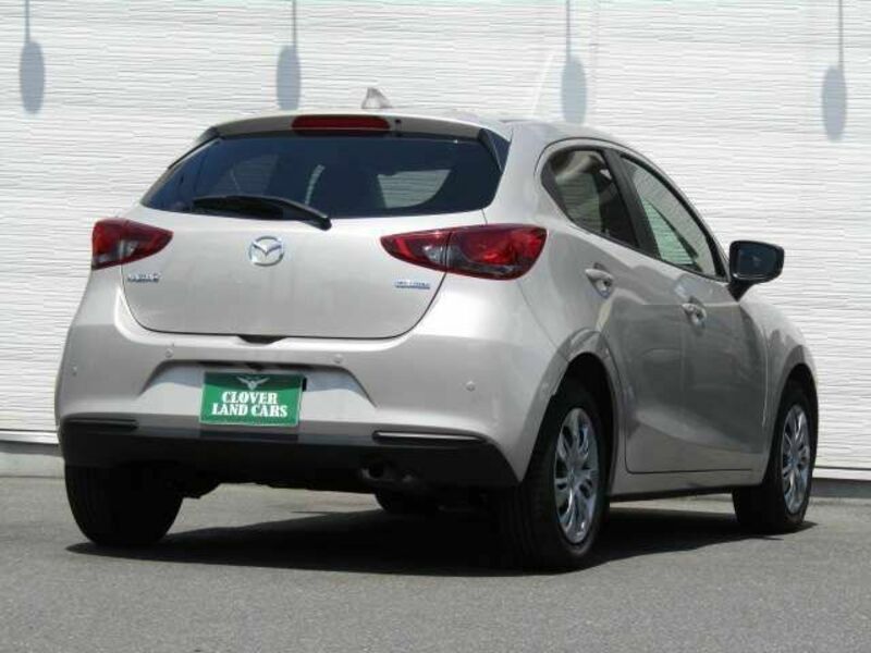 MAZDA2