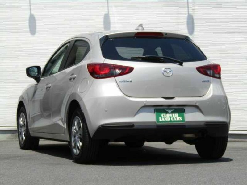 MAZDA2