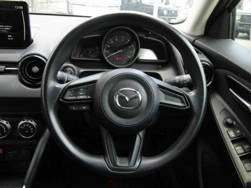 MAZDA2