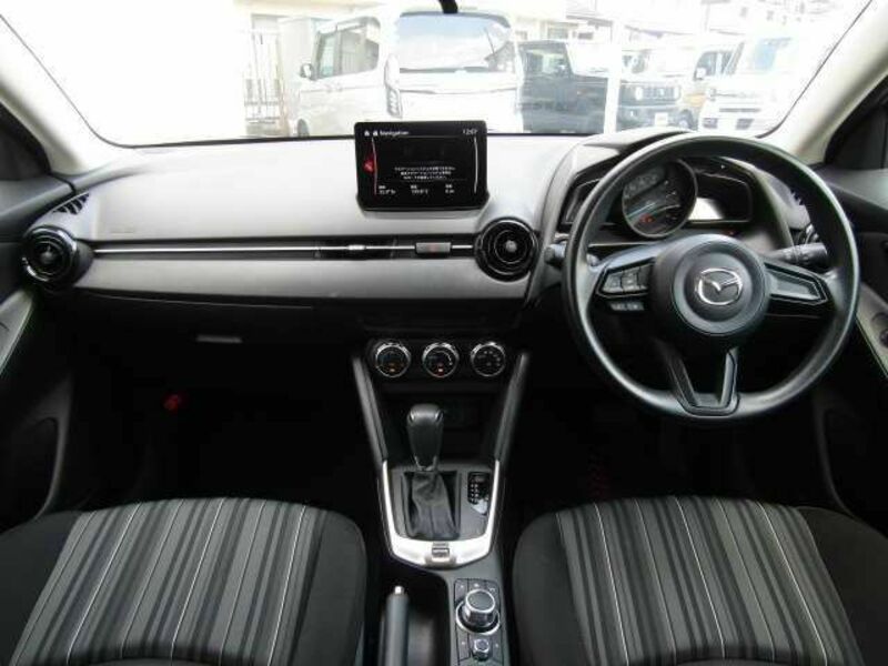 MAZDA2