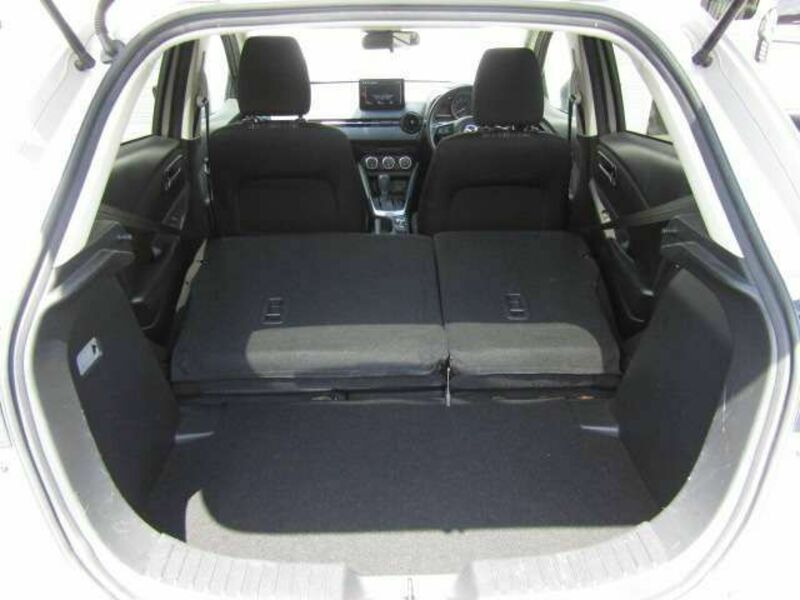 MAZDA2