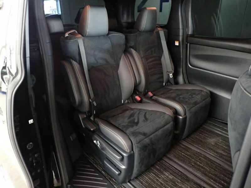 VELLFIRE-12