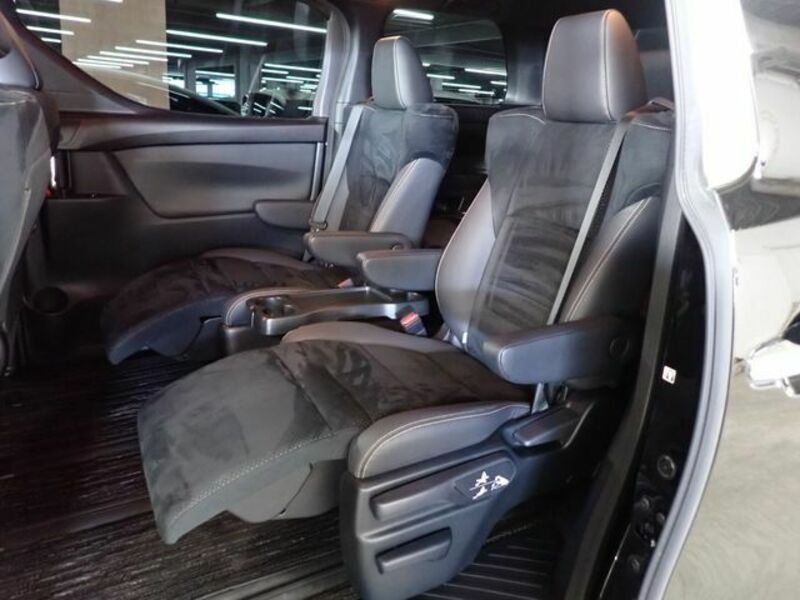 VELLFIRE-13