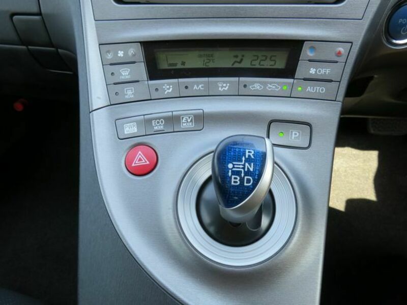 PRIUS-10