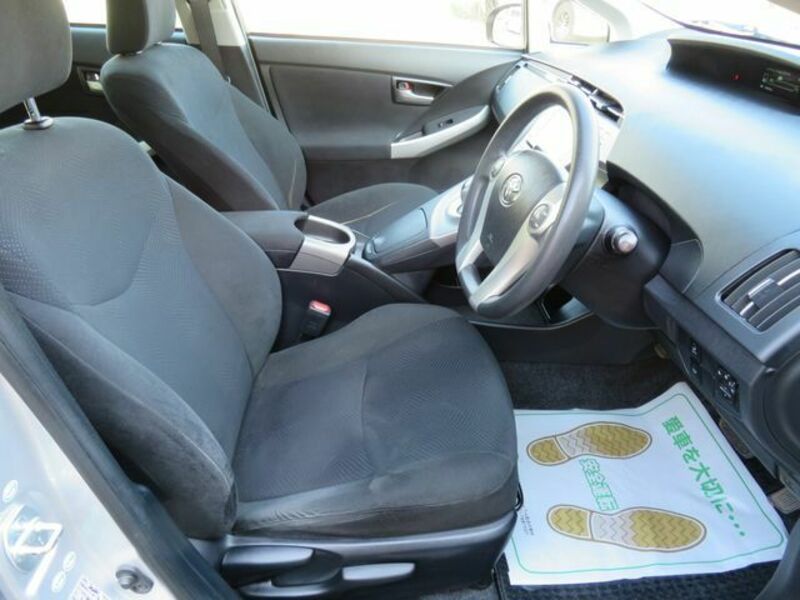 PRIUS-11