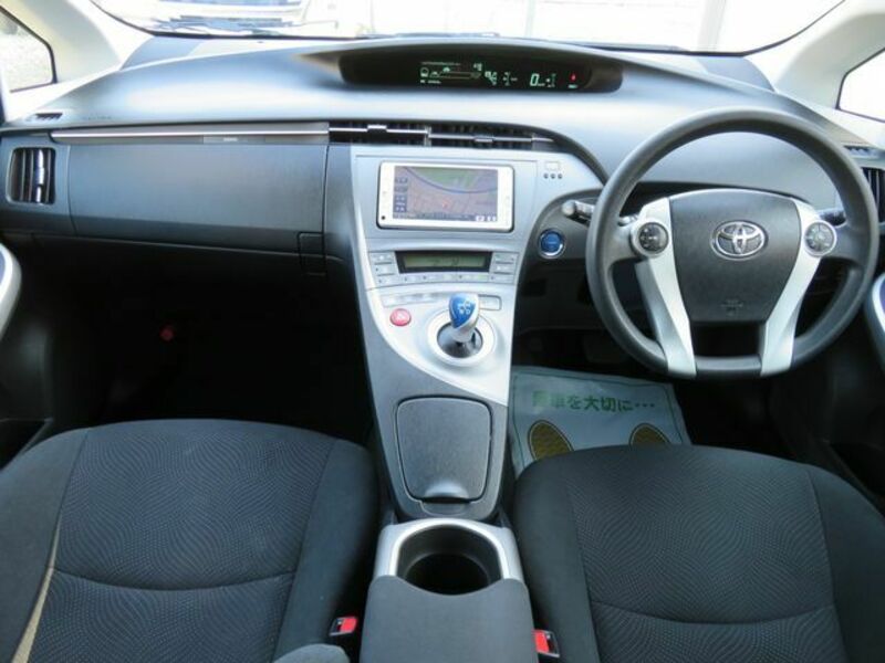PRIUS-16