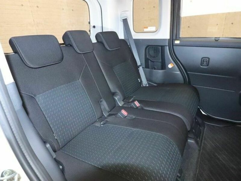 ROOMY-4