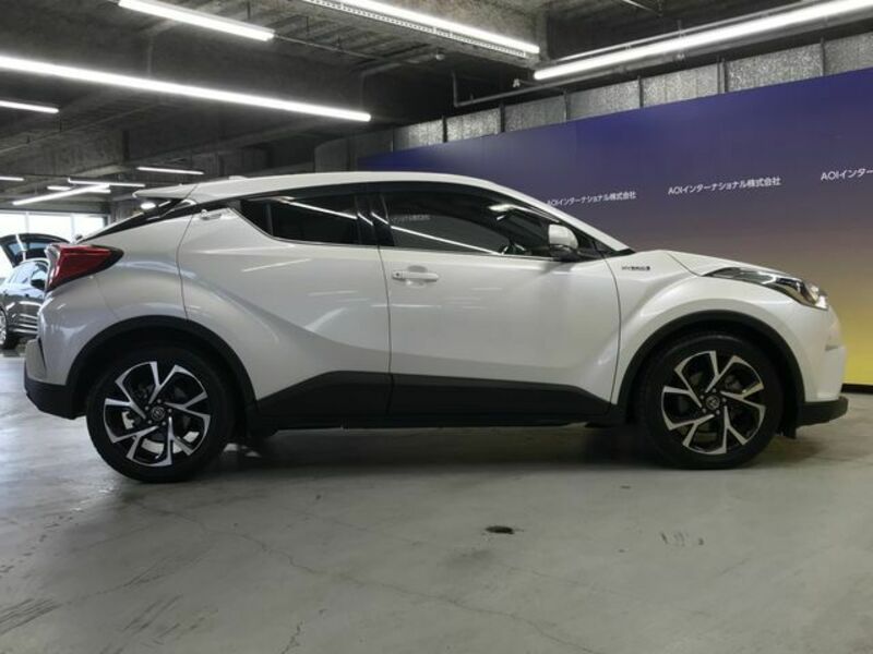 C-HR-8