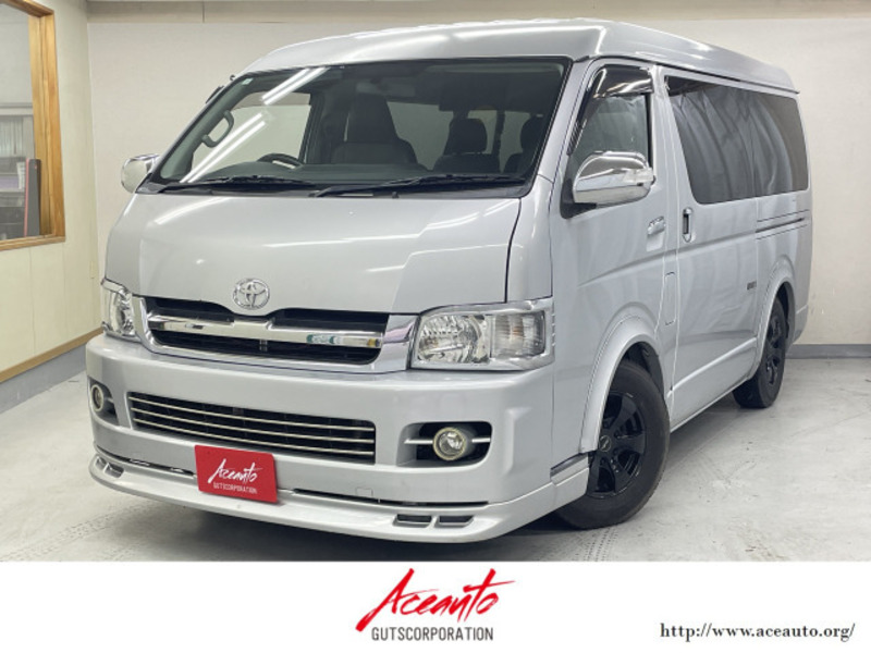 TOYOTA HIACE