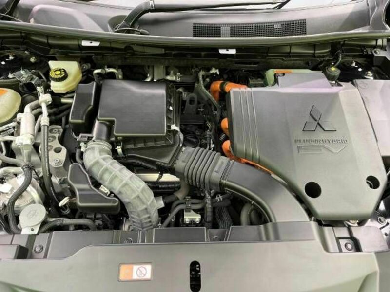 OUTLANDER PHEV-17