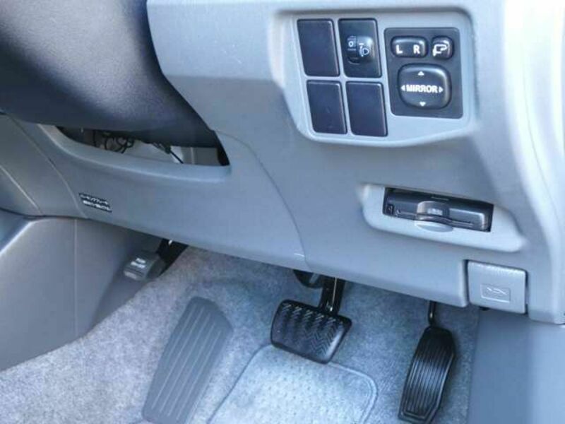 PRIUS-8