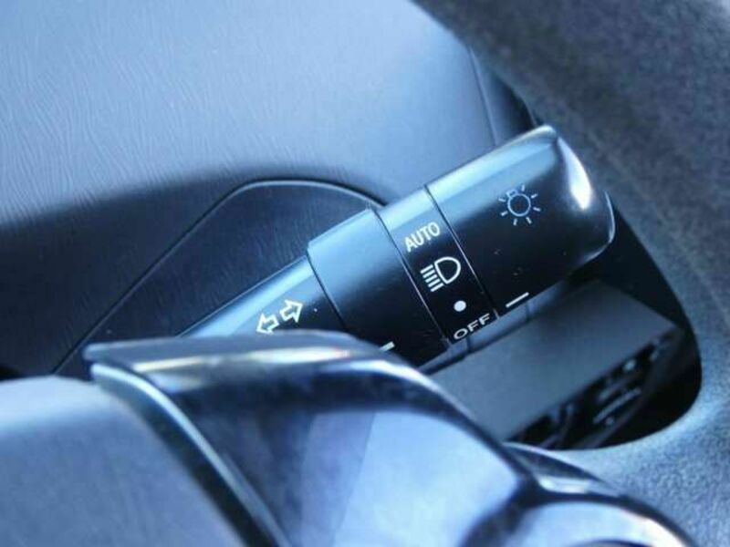 PRIUS-11