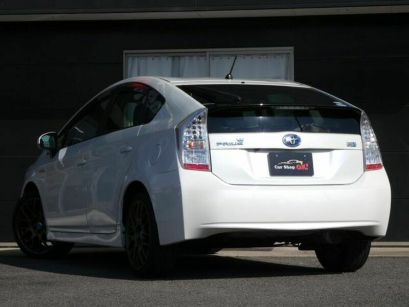 PRIUS-28
