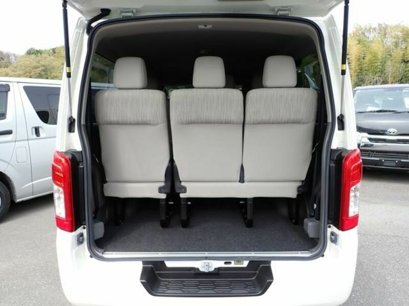 NV350 CARAVAN WAGON-5