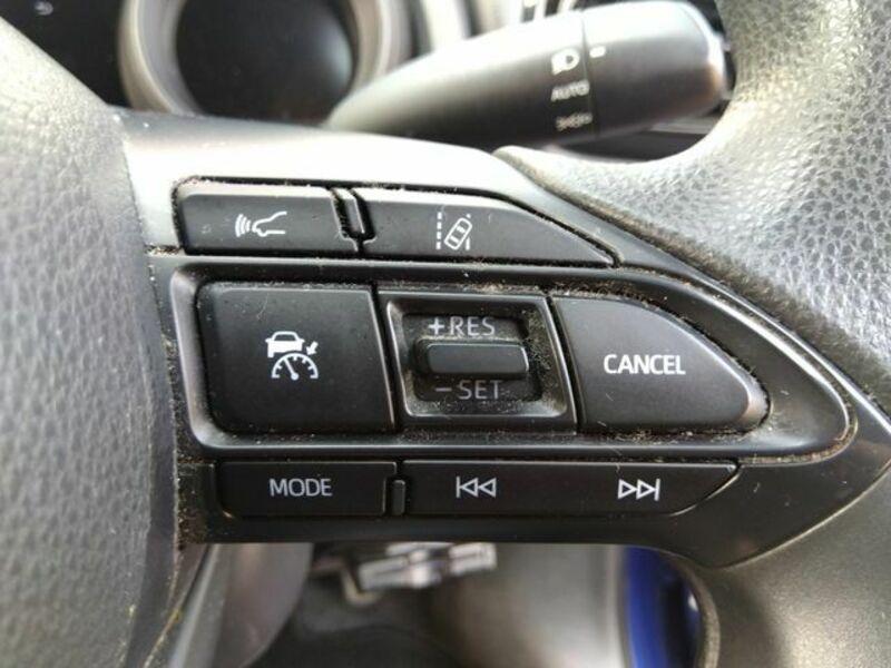 YARIS-11
