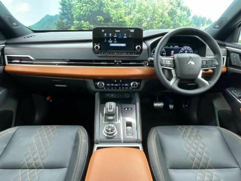 OUTLANDER PHEV-1