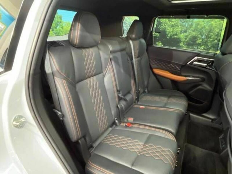 OUTLANDER PHEV-8