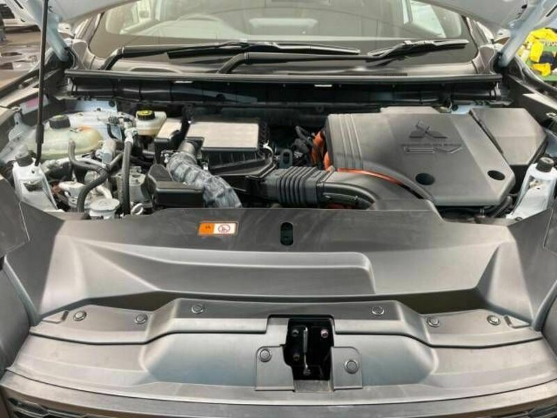 OUTLANDER PHEV-17