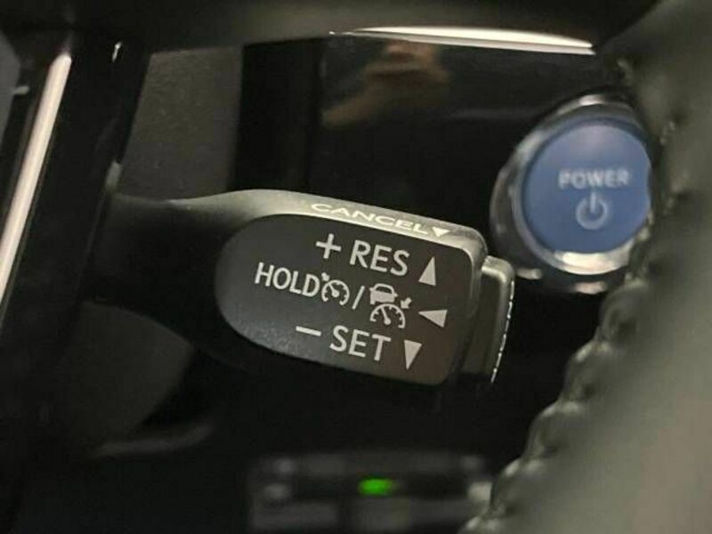 PRIUS-4