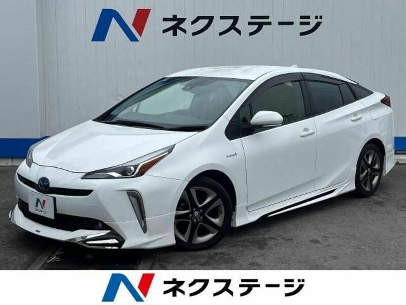 TOYOTA　PRIUS