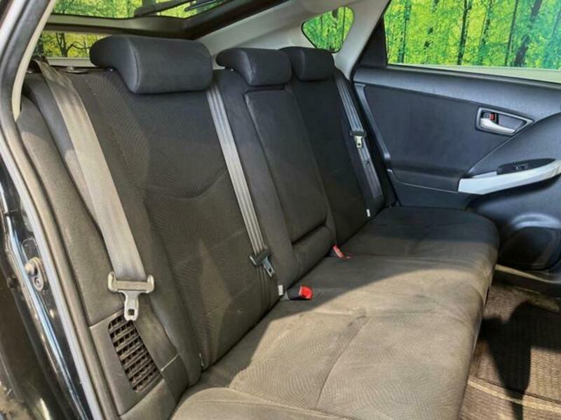 PRIUS-8