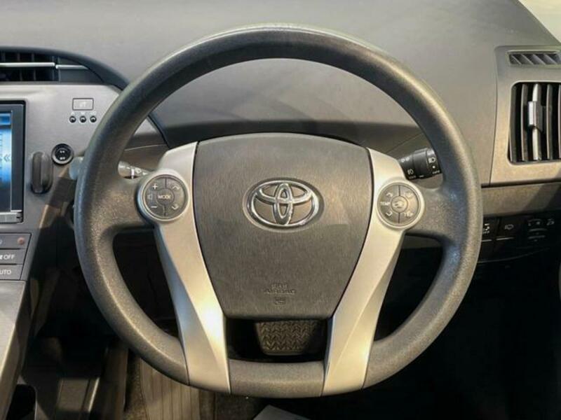PRIUS-11