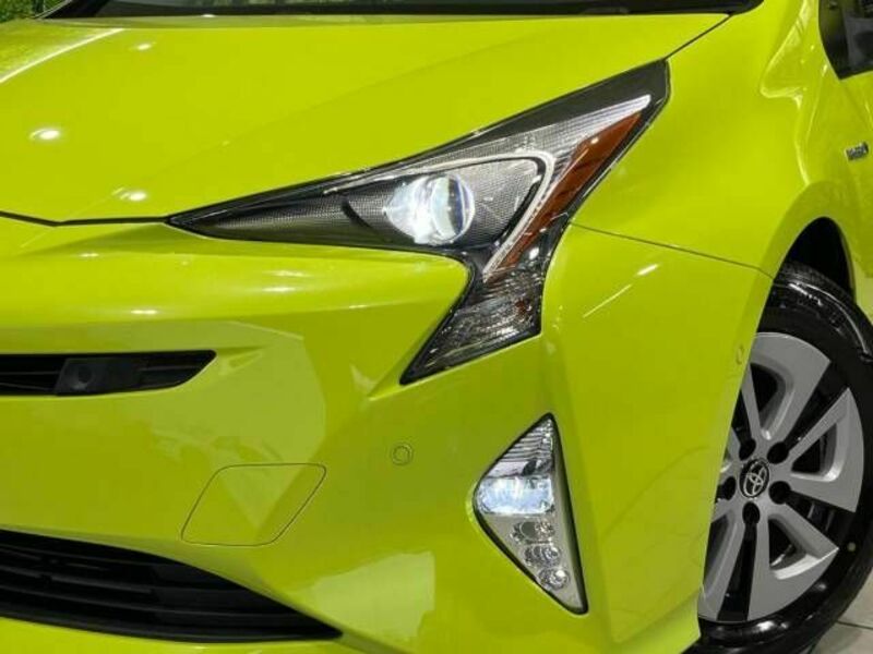 PRIUS-11